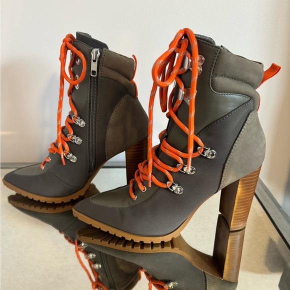 Steve Madden Karey Ankle Boot - Picture 2 of 5